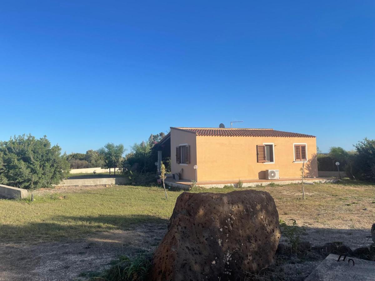 Domo Sara Villa Орозеи Екстериор снимка
